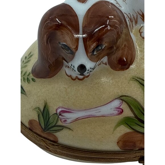 Limoges‎ Peint Main Ceramic Dog Trinket Box Bronze Hinges Decorative Details - Picture 3 of 10